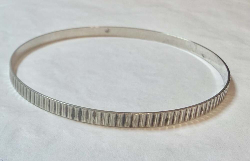 Vintage 835 Silver Fluted Textured Bangle Bracelet Size 8 - 1/8" wide